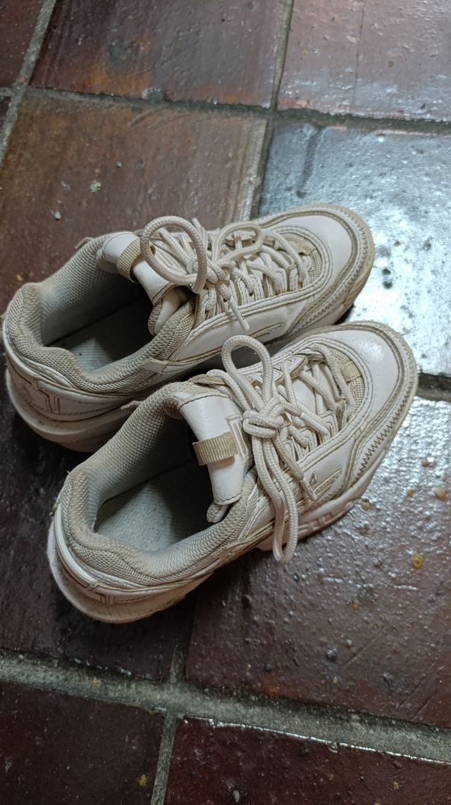 Zapatillas Fila blancas 