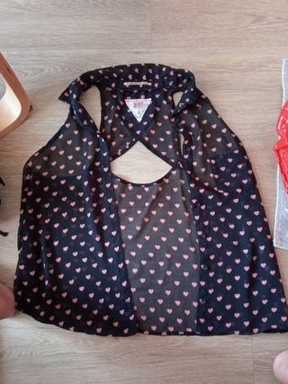 Blusa negra c/corazones - Talle S