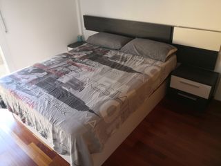 Cama matrimonio gris - Cabecero y mesitas