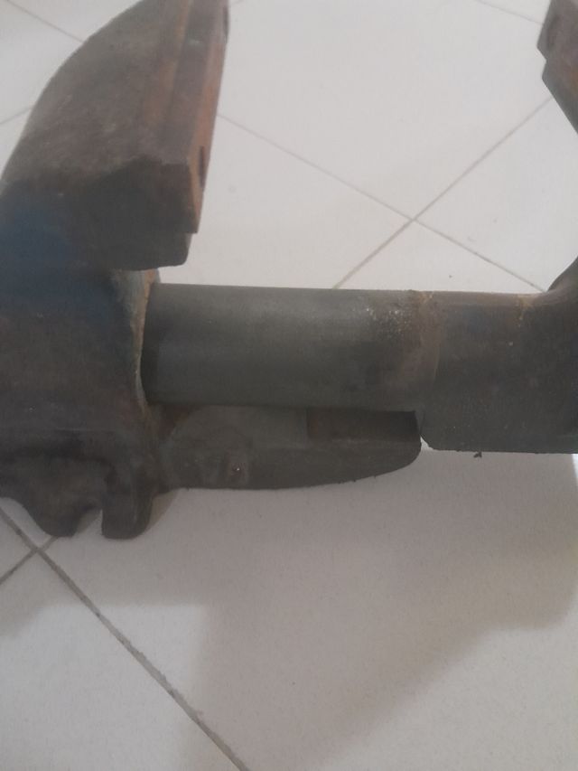 Tornillo banco antiguo