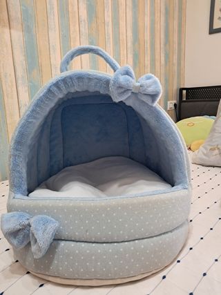 Cama Gato Azul con lunares blancos