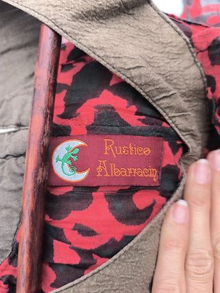 Blusa vaporosa (tejido fino) roja y negra estam
