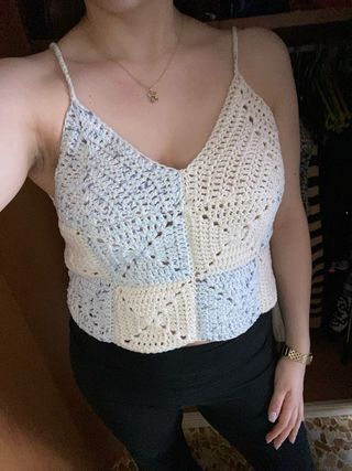 Top uncinetto handmade beige e celeste 
