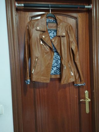 Cazadora marrón polipiel
