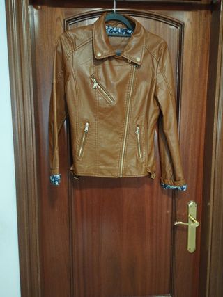 Cazadora marrón polipiel