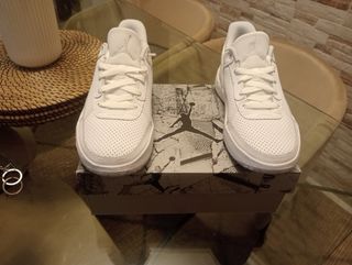 Zapatillas Jordan Day1 (GS) blancas, talla 38