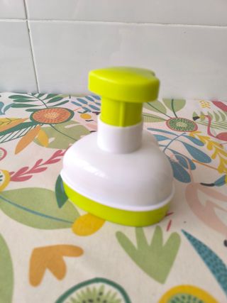 Molde con forma corazón para hacer hamburguesas.