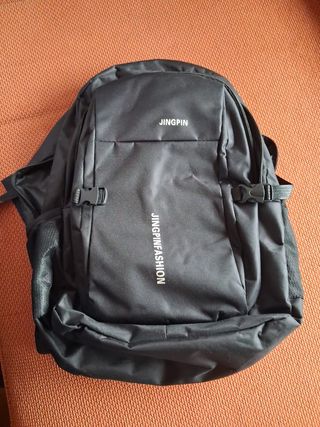 Mochila negra varios usos 