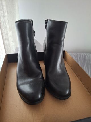 Botines negros tacón bajo