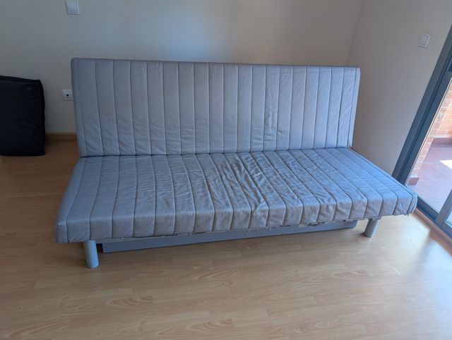 Divano letto Ikea Nyhamn a posti usati per 25 EUR su Alicante