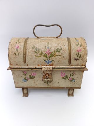 COFRE METÁLICO ANTIGUO 