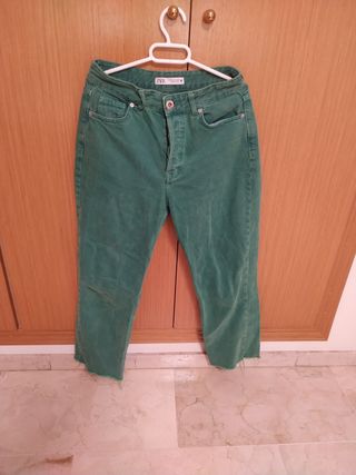 Vaqueros Zara verdes