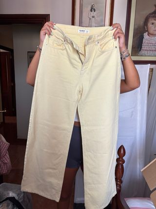 Vaqueros amarillos PULL&BEAR XS
