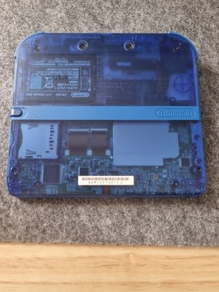 Nintendo 2DS blu trasparente