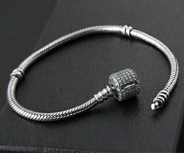 Pulsera serpiente cierre barril pavés