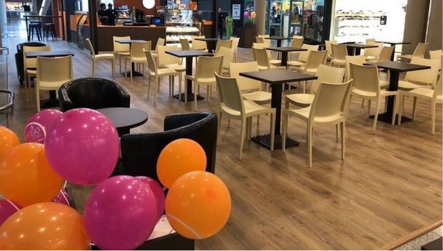 SET 10 MESAS con sus Sillas para HOSTELERIA