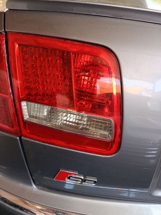 Piloto trasero derecho Audi A8 D3