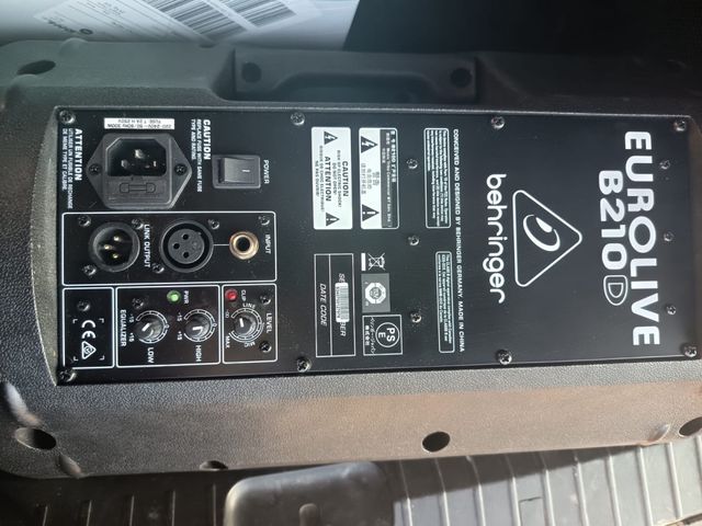 Altavoz Behringer negro