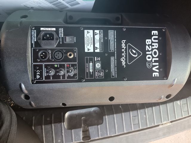 Altavoz Behringer negro