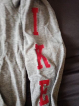 Chaqueta Nike gris con capucha