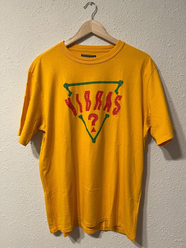 Camiseta Guess x JBalvin