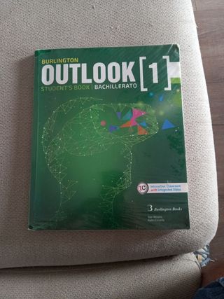 Burlington Outlook students book Bachillerato