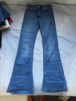 Pantalones campana Pull&Bear