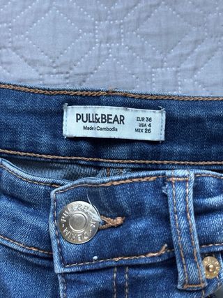 Pantalones campana Pull&Bear