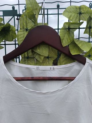 Blusa blanca elegante (color crema o blanco roto)