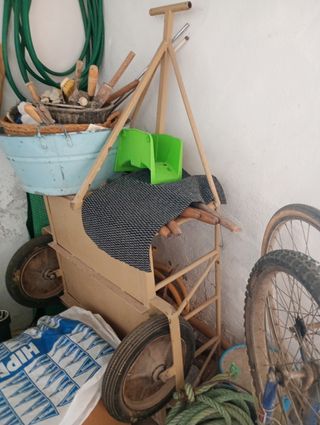 Carro de metal beige