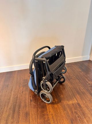 Cybex Beezy azul marino - Silla ligera