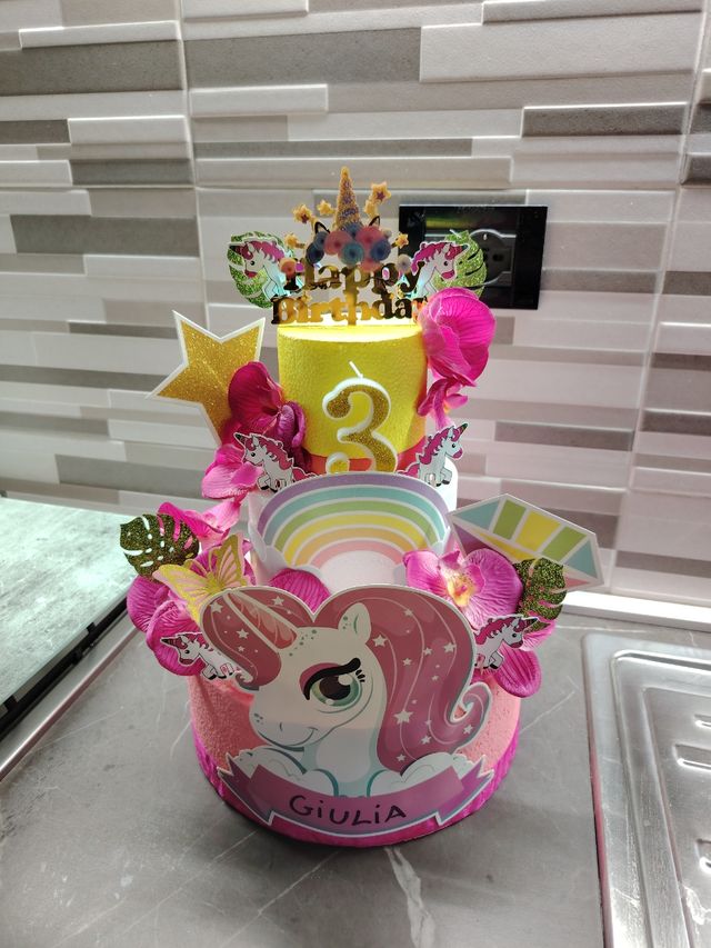 Torta finta unicorno