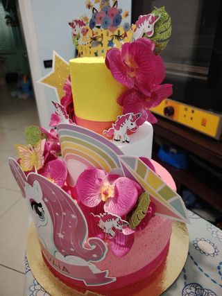 Torta finta unicorno