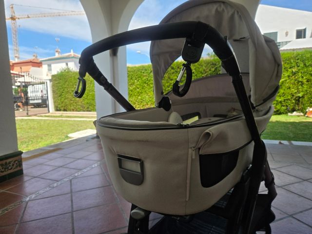 Senza telaio. Culla Inglesina Aptica XT con materasso Welcome pad. Capazo e gambe