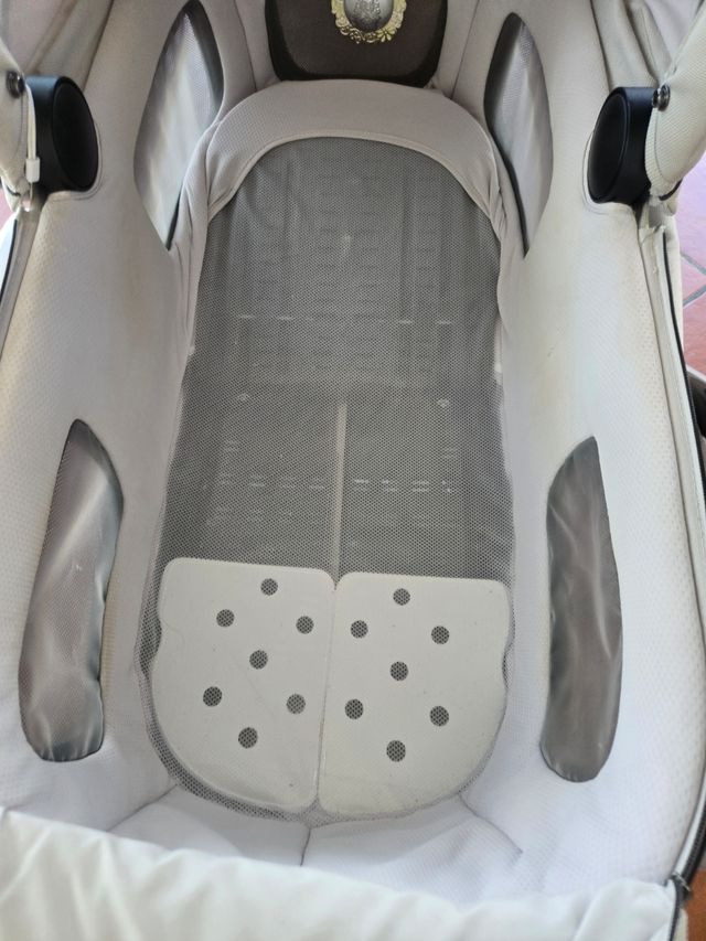 Senza telaio. Culla Inglesina Aptica XT con materasso Welcome pad. Capazo e gambe