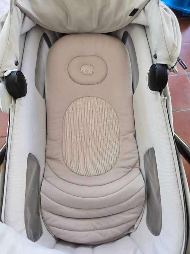 Senza telaio. Culla Inglesina Aptica XT con materasso Welcome pad. Capazo e gambe