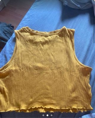 Top Shein mostaza, talla M