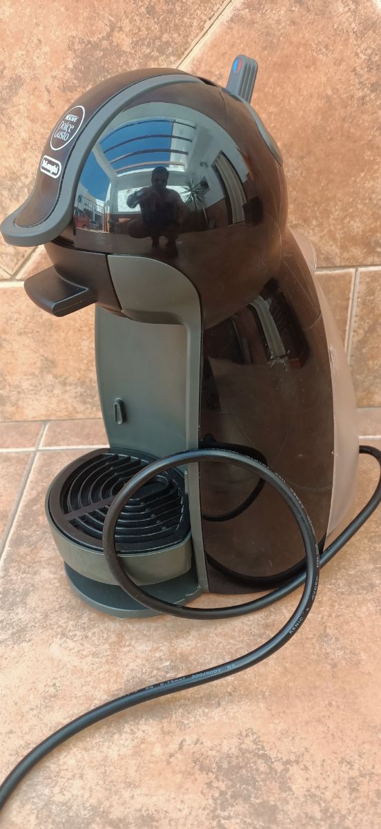Cafetera Nescafé Dolce Gusto delonghi