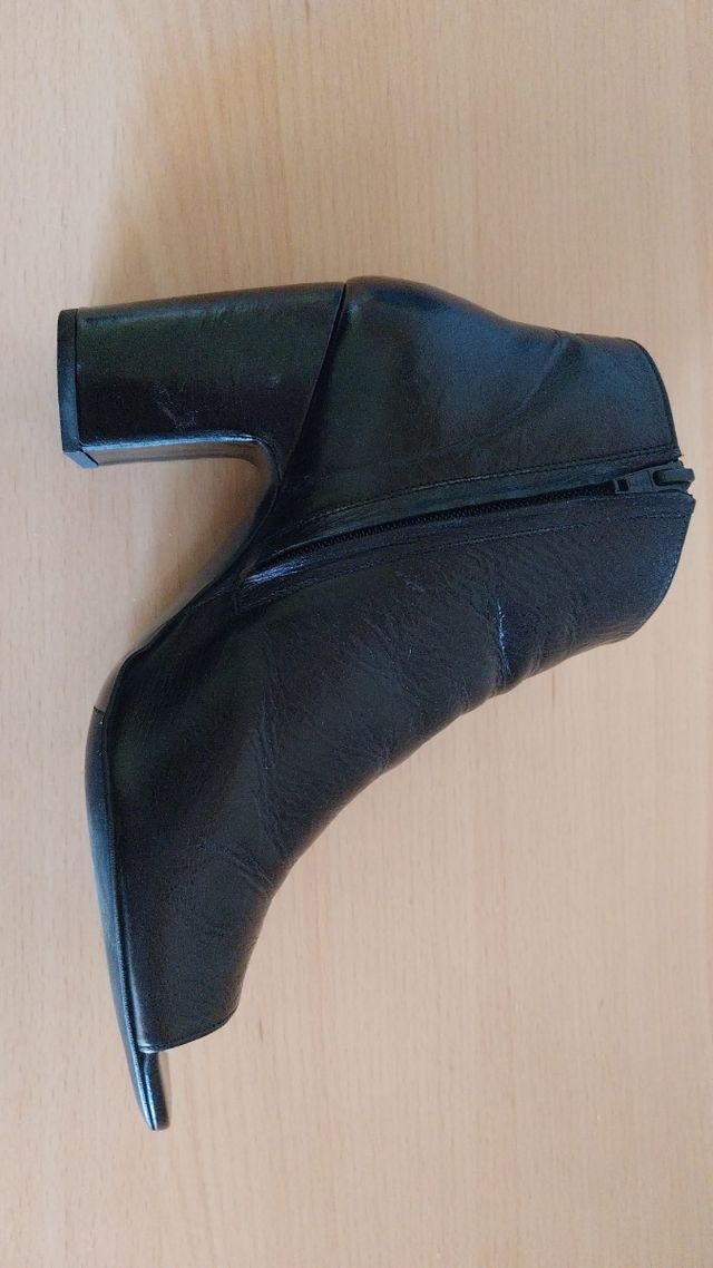 Botín negro tacón alto,Bimba y Lola