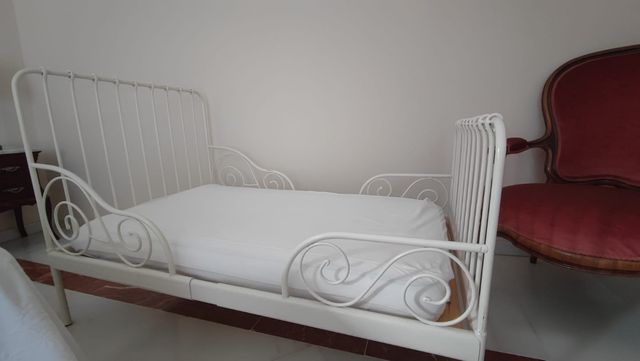 Cama infantil blanca metal