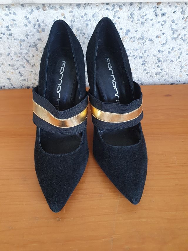 Tacones Fornarina negros y dorados