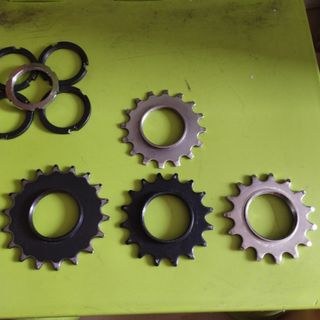 Piñones fijos 15-16-18 dientes  + Lockring
