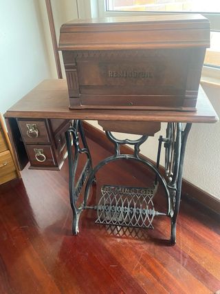 Máquina coser Remington antigua