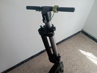 Patinete Cecotec soporte 2 baterías.