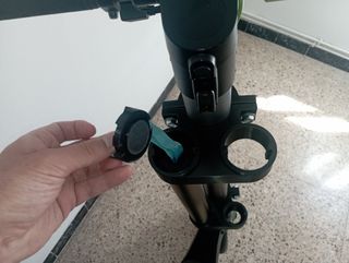 Patinete Cecotec soporte 2 baterías.