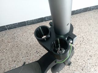 Patinete Cecotec soporte 2 baterías.