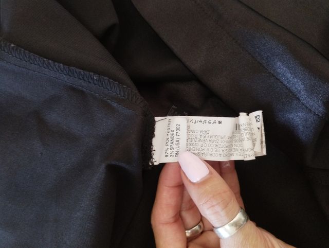 Blusa negra c/ detalles plateados