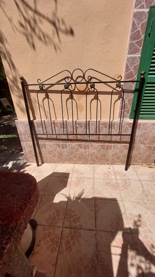 Cabecero cama metal negro-dorado