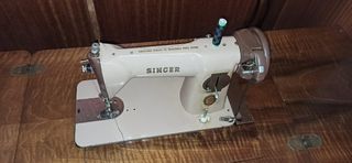 Máquina de coser Singer Antigua