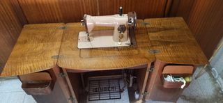 Máquina de coser Singer Antigua